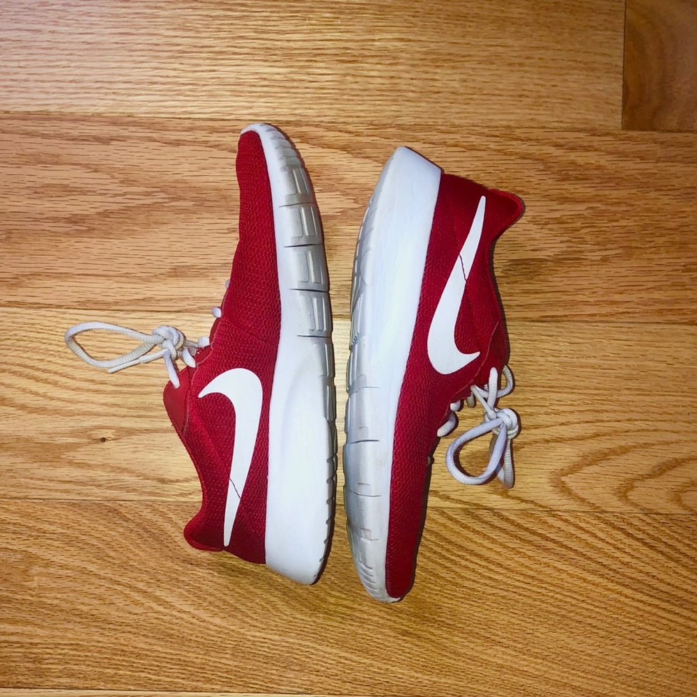 NIKE SNEAKERS